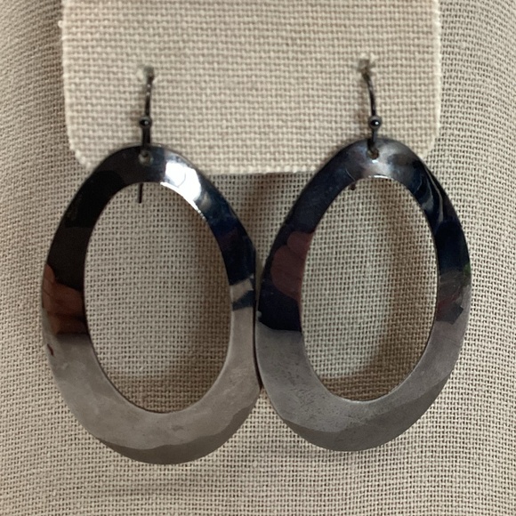 1860. Graphite Oblong Hoop Earrings GUC - Picture 1 of 2